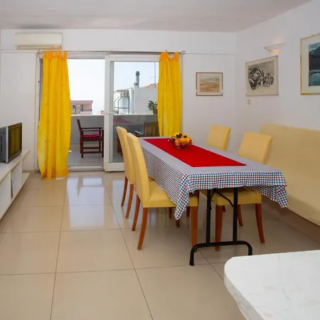 Slobodan Apartment Makarska