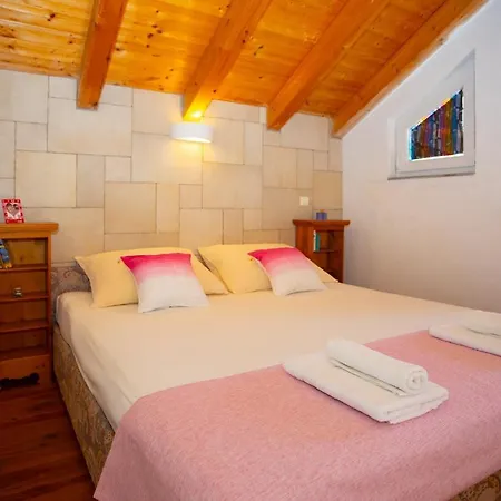 Apartment Slobodan *