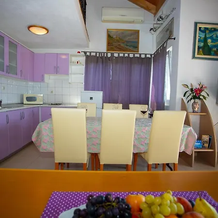 Apartment Slobodan Makarska